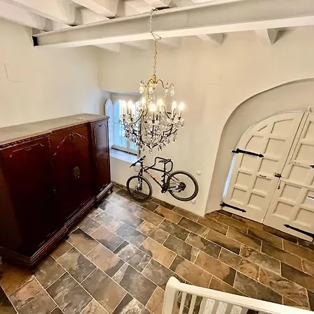 Huge Superb Duplex Old Town *